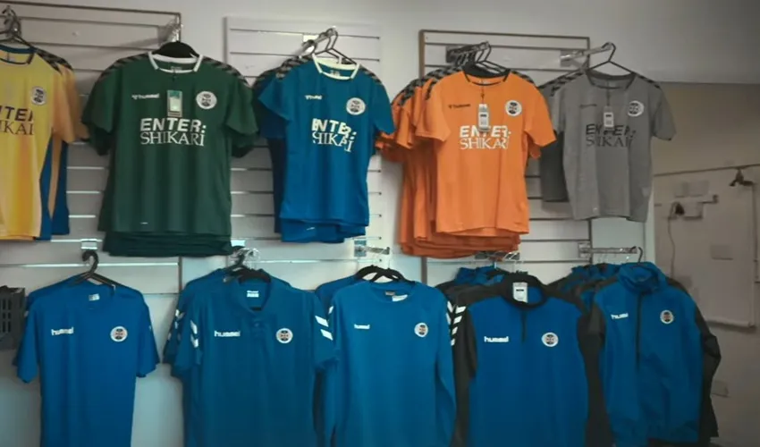 Áo đấu sân nhà St Albans City FC