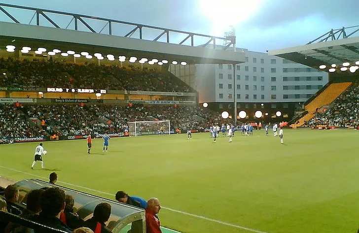 Góc nhìn từ khán đài Carrow Road