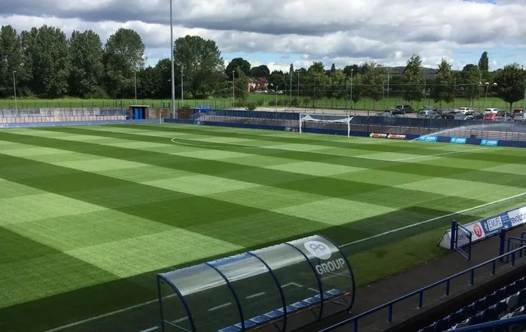 Góc nhìn từ khán đài chính Tameside Stadium Ashton