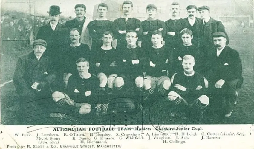 Hình ảnh lịch sử Altrincham FC, ghi dấu những năm tháng đầu thành lập và phát triển từ năm 1904