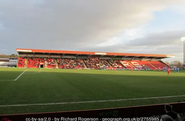 Khán đài Đông hiện đại tại sân Aggborough, Kidderminster