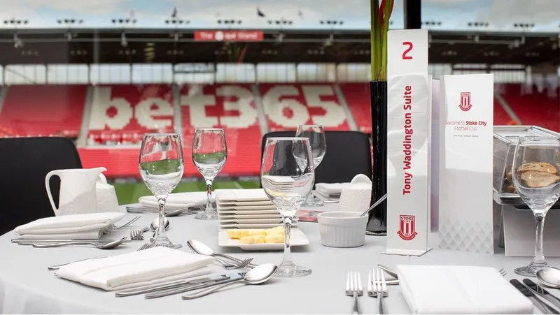 Không gian phòng khách VIP và dịch vụ hiếu khách tại Bet365 Stadium, Stoke City.