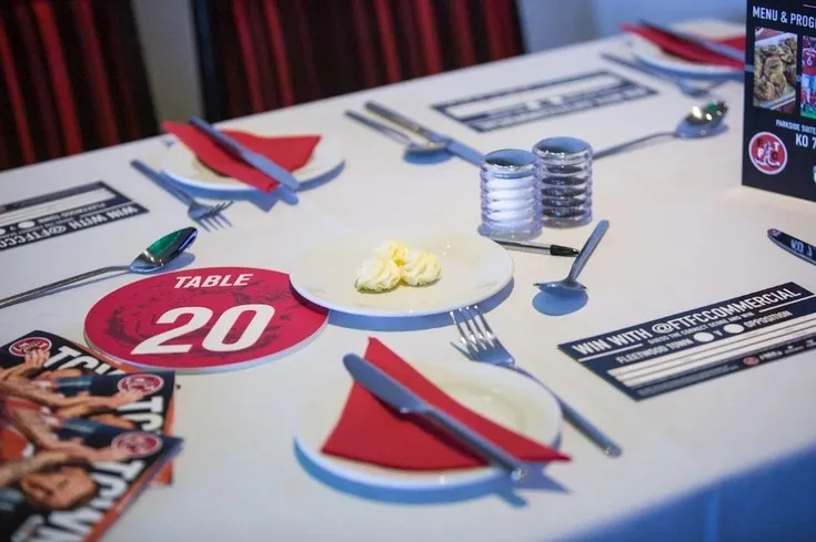 Không gian sang trọng Parkside Lounge, trải nghiệm hospitality tại Highbury Stadium