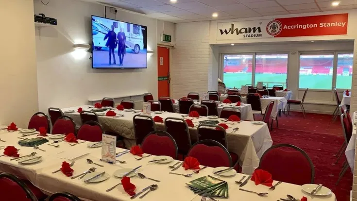 Khu vực dịch vụ Hospitality sang trọng tại sân Crown Ground của Accrington Stanley