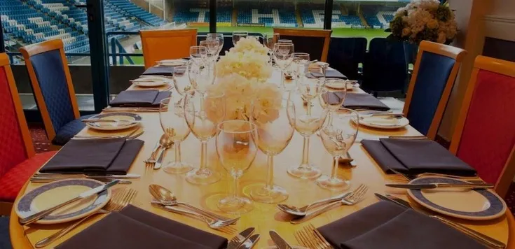 Khu vực Hospitality tại Priestfield Stadium, nơi cung cấp trải nghiệm cao cấp và dịch vụ đặc biệt cho khách VIP và đối tác của Gillingham FC.