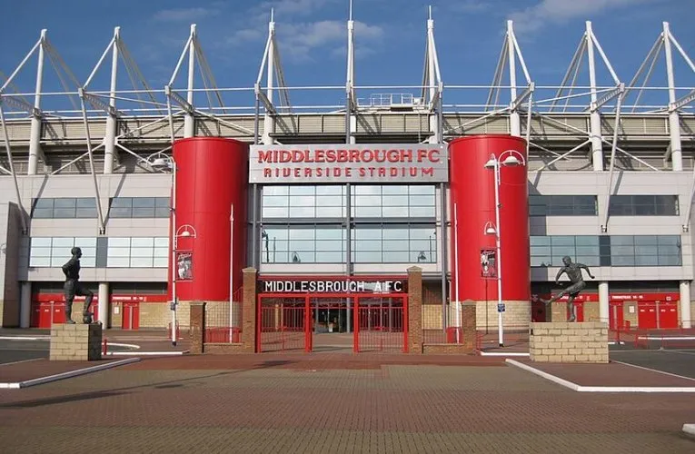 Lối vào chính của sân vận động Riverside Middlesbrough, điểm đến của hàng vạn cổ động viên The Boro