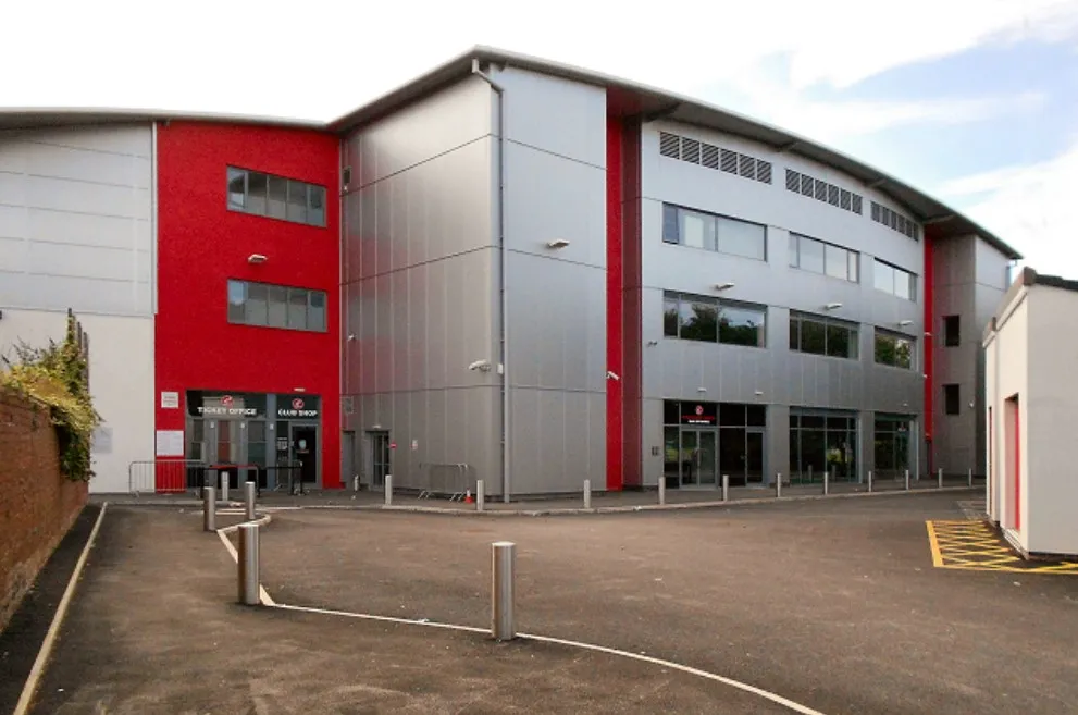 Lối vào chính Main Entrance của sân vận động Highbury, Fleetwood