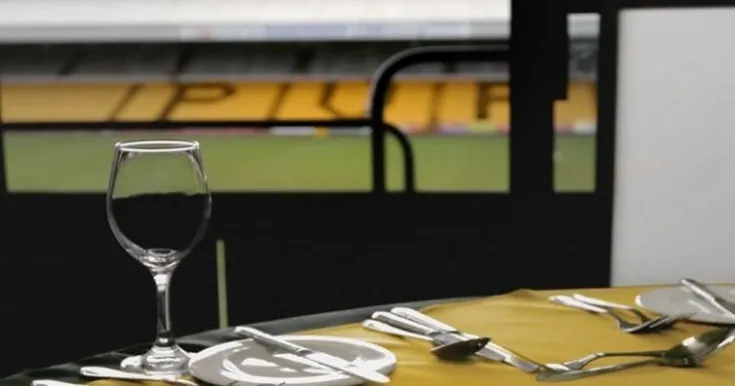 Phòng VIP và khu vực tiếp đón khách VIP tại sân Vale Park, dịch vụ cao cấp của Port Vale
