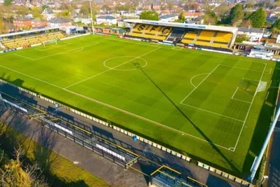Sân vận động Haig Avenue nhìn từ bên ngoài, biểu tượng của Southport FC