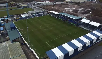 Sân vận động Holker Street nhìn từ trên cao, toàn cảnh sân nhà Barrow AFC