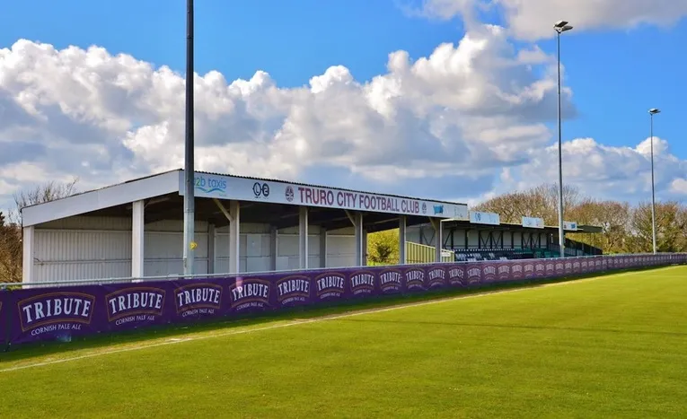 Sân vận động Treyew Road, mái nhà cũ của Truro City FC