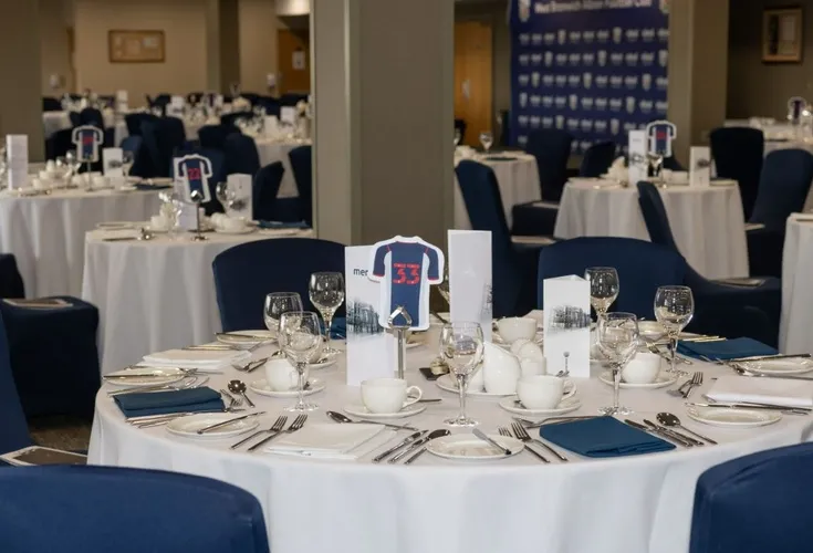 Sảnh tiếp đón khách VIP tại sân The Hawthorns, minh họa các dịch vụ hospitality cao cấp mà West Bromwich Albion cung cấp.