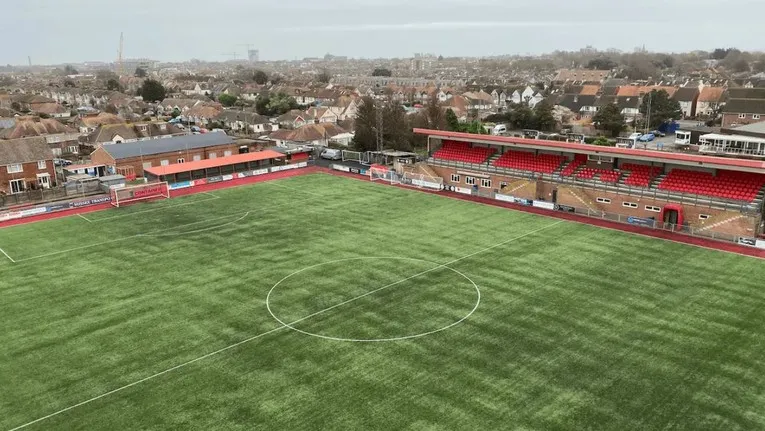 Sơ đồ bố trí khu vực khán đài tại sân Woodside Road, Worthing, minh họa không gian dành cho cổ động viên tại sân nhà của Worthing FC.