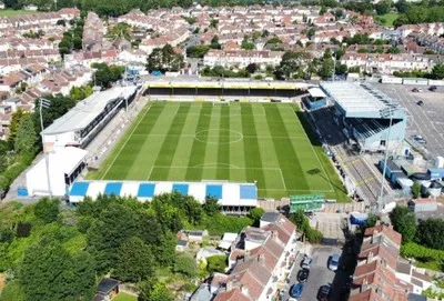 Toàn cảnh sân Memorial Stadium nhìn từ trên cao, biểu tượng lịch sử Bristol Rovers