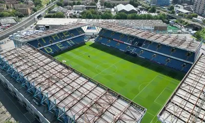 Toàn cảnh sân The Den nhìn từ trên cao, biểu tượng của Millwall FC