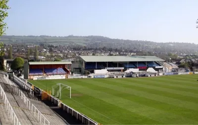 Toàn cảnh sân vận động Twerton Park, sân nhà của câu lạc bộ Bath City FC