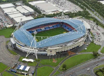 Tổng quan từ trên cao sân Toughsheet Community Stadium của Bolton Wanderers